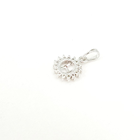 Silver 'H' circled by diamonds Pendant - Picture 4 of 6